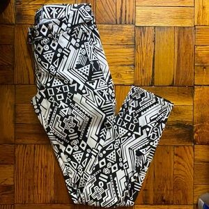 2Bebe Serena skinny pants size: 25